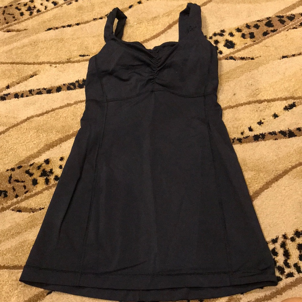 Lululemon size 2 black tank